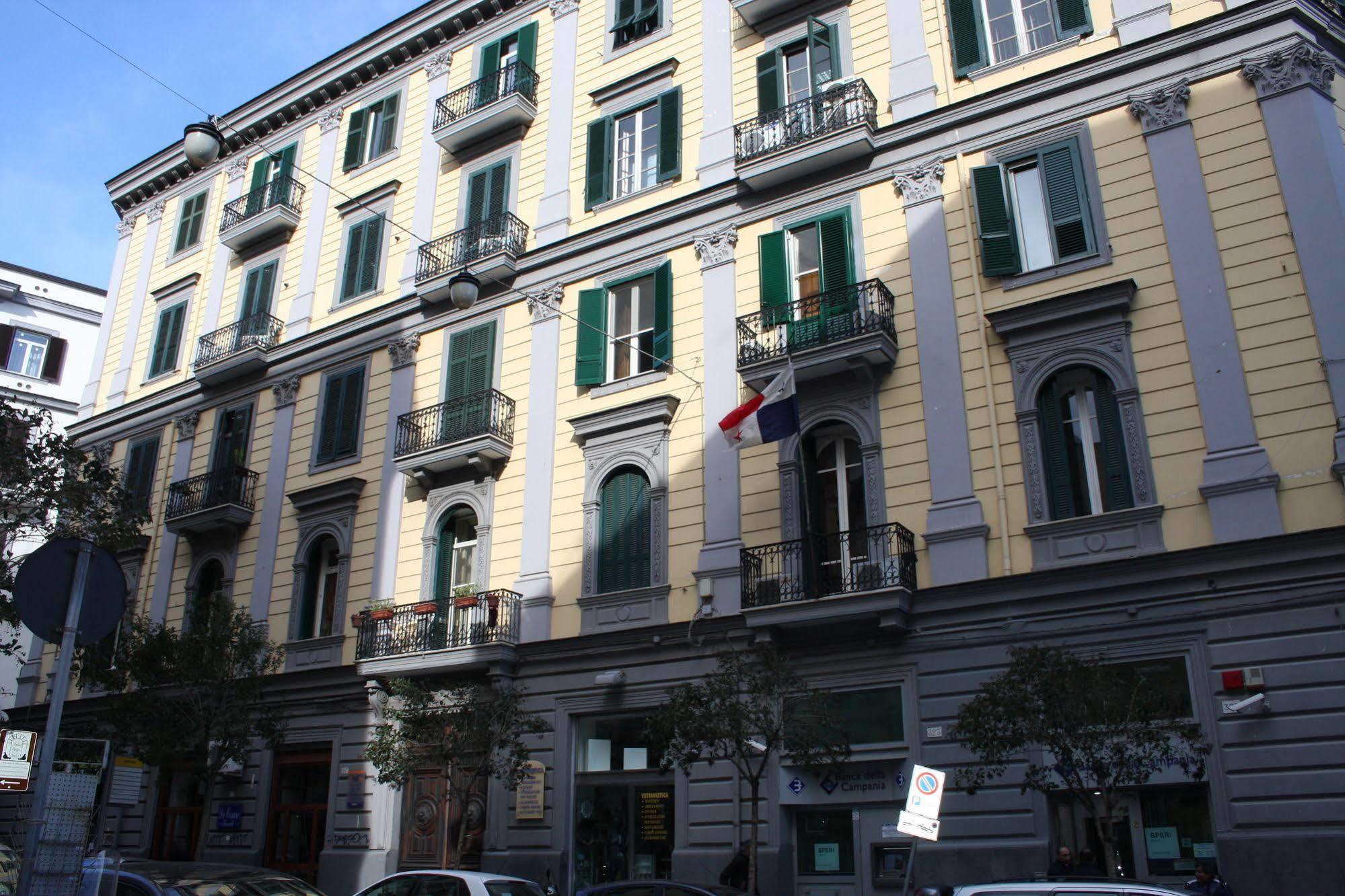 Be Italian Flat Duomo 319 Bed & Breakfast Наполи Екстериор снимка