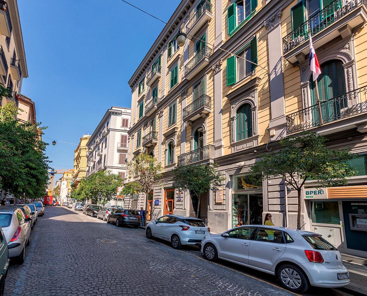 Be Italian Flat Duomo 319 Bed & Breakfast Наполи Екстериор снимка