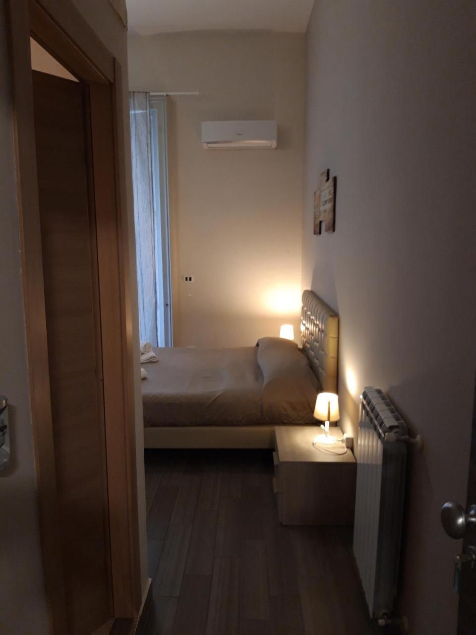 Be Italian Flat Duomo 319 Bed & Breakfast Наполи Екстериор снимка