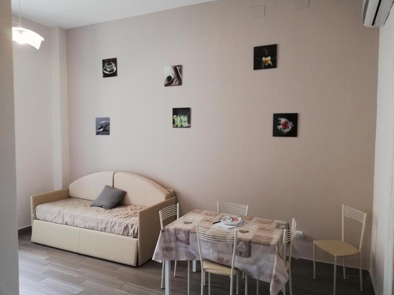 Be Italian Flat Duomo 319 Bed & Breakfast Наполи Екстериор снимка