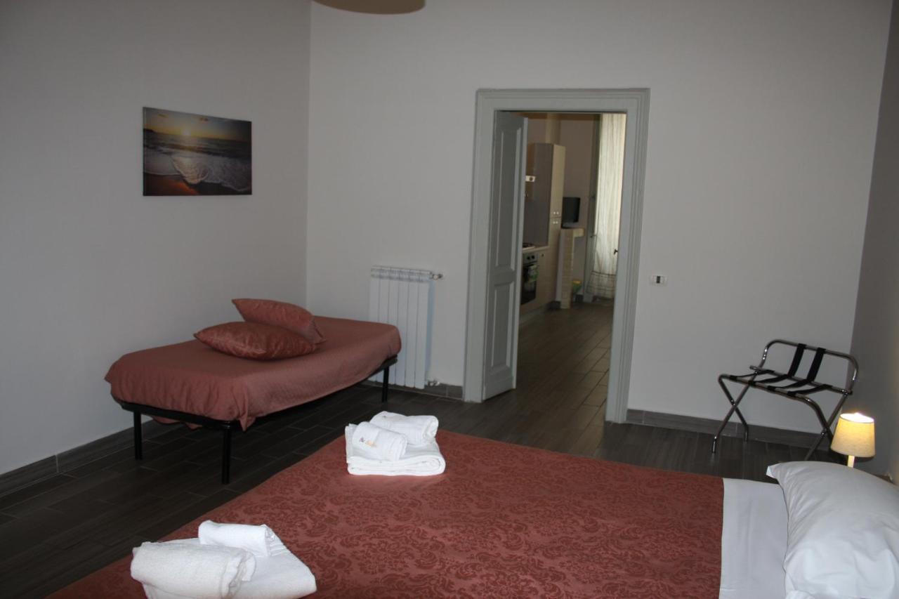 Be Italian Flat Duomo 319 Bed & Breakfast Наполи Екстериор снимка